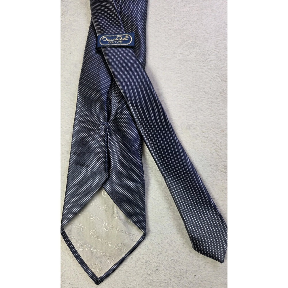 Oscar de la Renta Couture Silk Tie Gray Blue Pindot Classic Width USA Designer